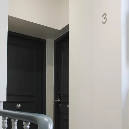 Cozy Duplex In The Heart Of The Marais 3rd