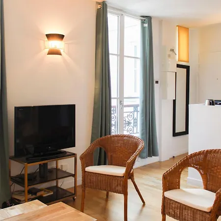 Cozy Duplex In The Heart Of The Marais 3rd