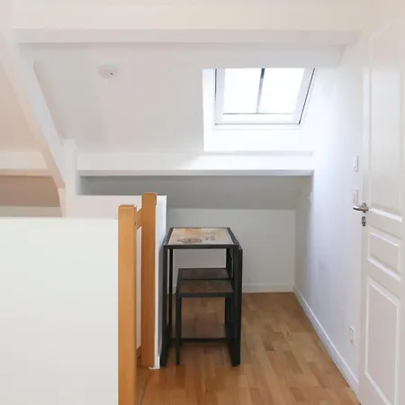 Cozy Duplex In The Heart Of The Marais 3rd